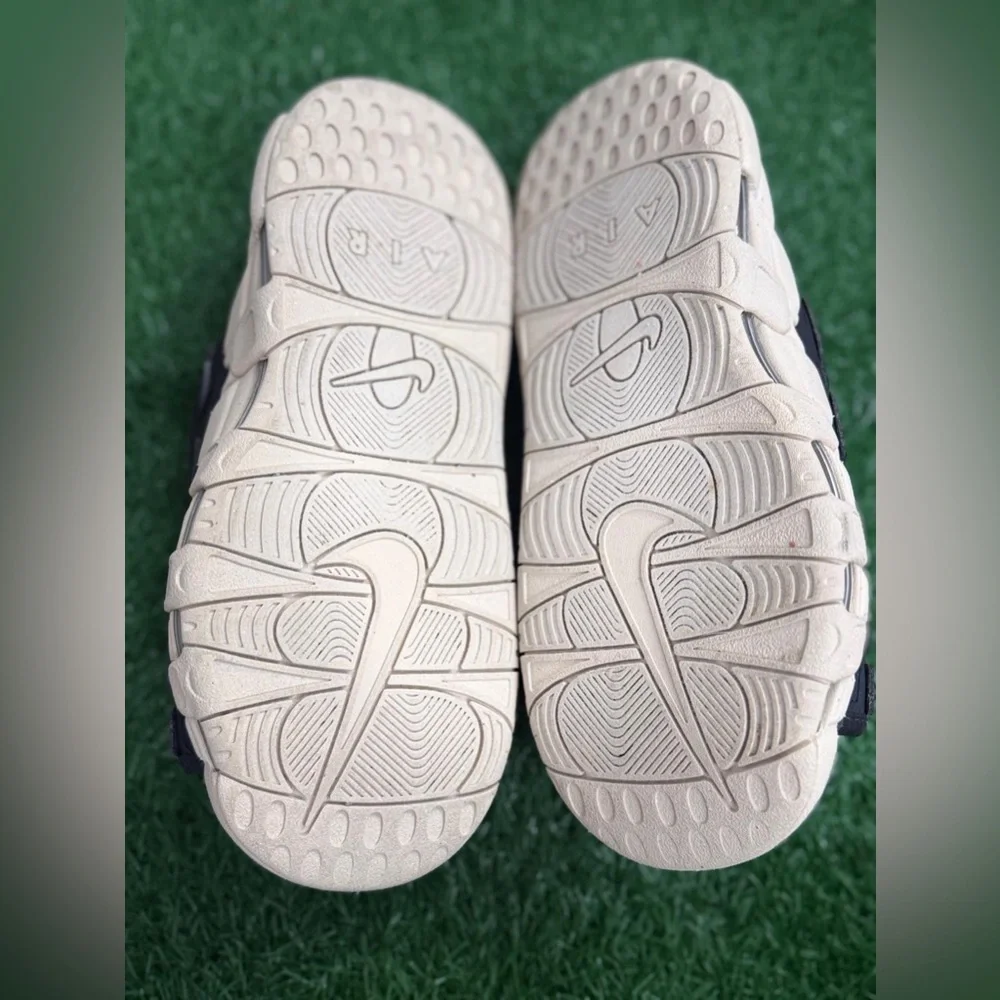 Nike Air More Uptempo Slide Black Sanddrift Iridescent Size 8‎